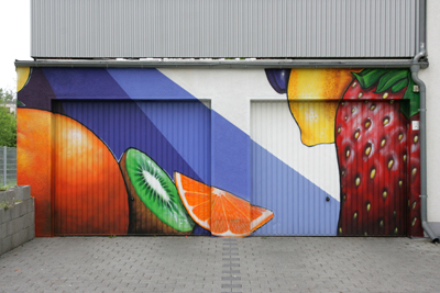 Garage with a fruit mural; photo courtesy Frank Vincentz